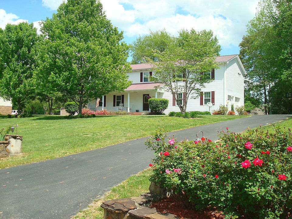 1st image of 2612 Old Salem Dr