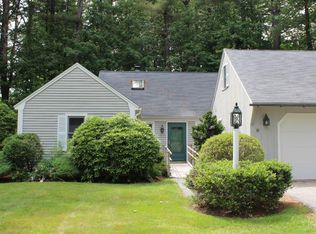 10 Oakwood Ln #10, Kennebunk, ME 04043