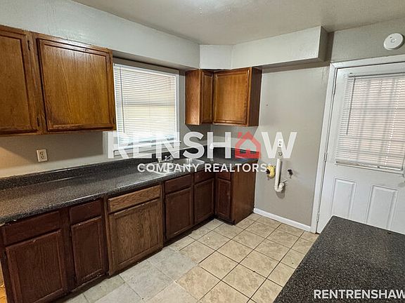 4th image of 848 Stratford Rd