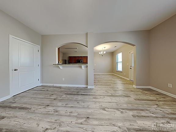 2nd image of 7121 Creeksong Dr