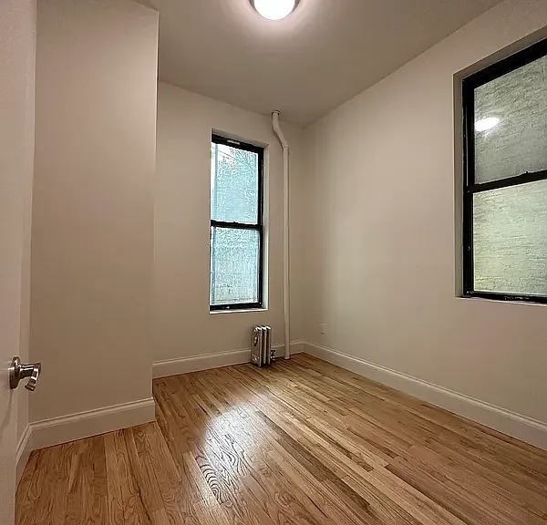 313 W 54th St #1RE — Photo 8