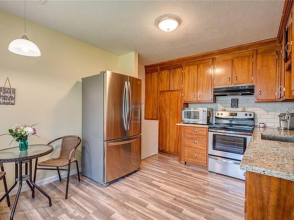 4th image of 4610 Brookhill Dr N