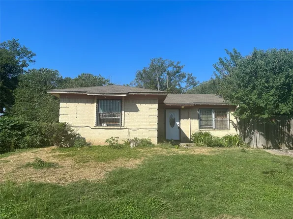 305 Deepwood St, Dallas, TX 75217