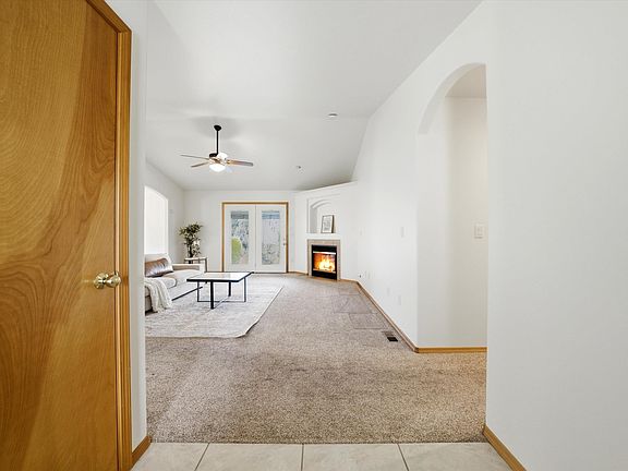 5th image of 566 Oahu St