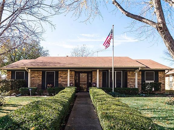3rd image of 1501 Monterrey Dr