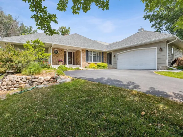 465 Marie Ave W, West Saint Paul, MN 55118