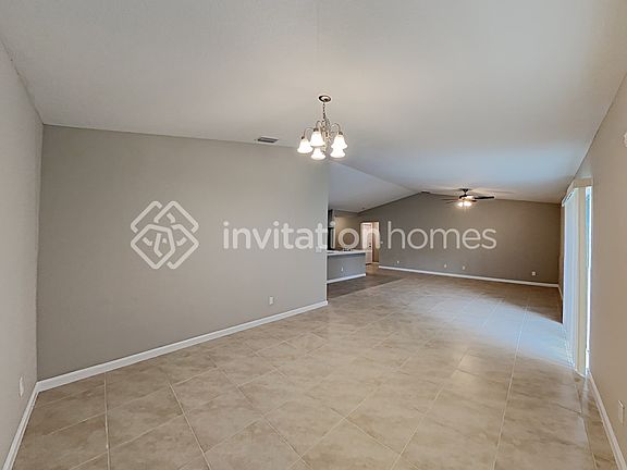 5th image of 732 SE Thornhill Dr