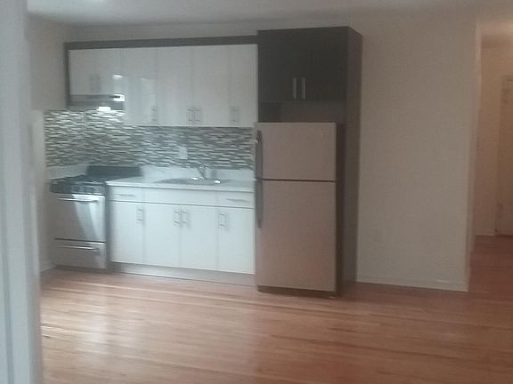 4th image of 9134 195th St APT 2B