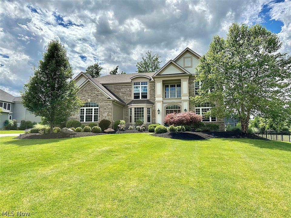 1st image of 10212 Woodlands Dr
