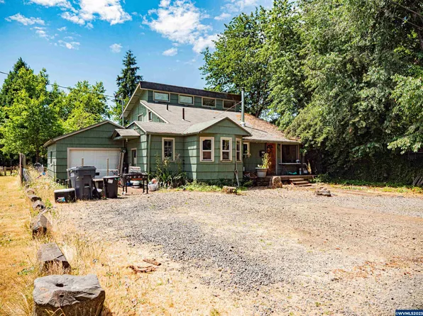 927 Grape St, Sweet Home, OR 97386