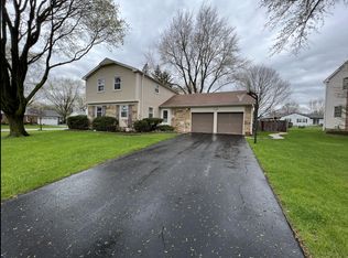 313 Checker Dr, Buffalo Grove, IL 60089