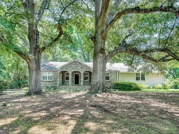 1110 Asbury St, Oxford, GA 30054