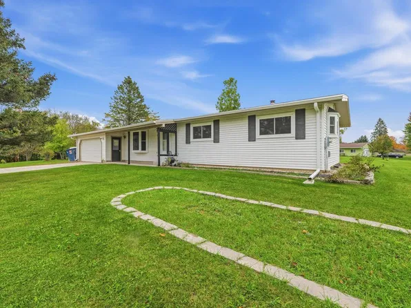 W6077 Brady LANE, Elkhart Lake, WI 53020