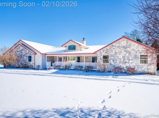 11651 Earl St, Pinckney, MI 48169