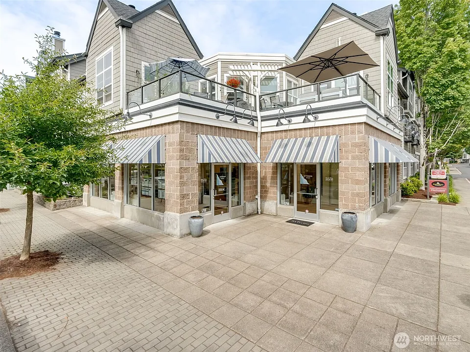 1798 SE Columbia River Dr
