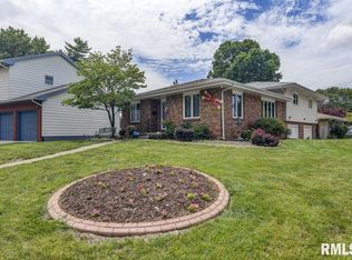 2329 Arrowhead Dr, Springfield, IL 62702