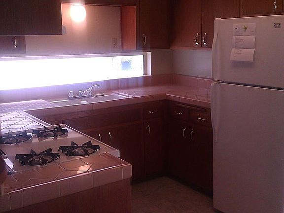 2nd image of 810 G Ave APT E