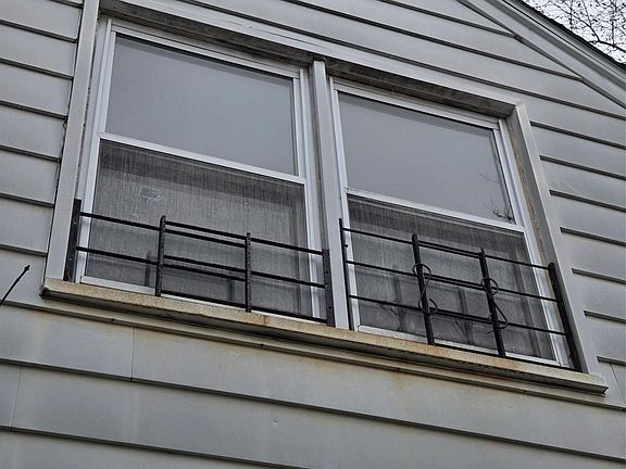 5th image of 8616 Mark Twain St