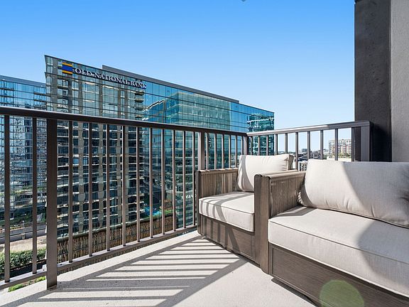 3rd image of 1212 Demonbreun St APT 1506