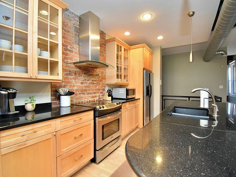 110 E 13th St #3 — Photo 8