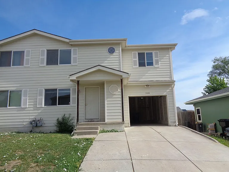5418 W Redberry Ln — Photo 1