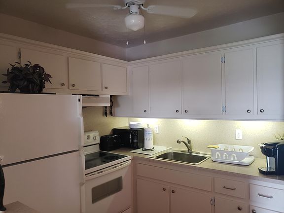 4th image of 620 Horizons W APT 211