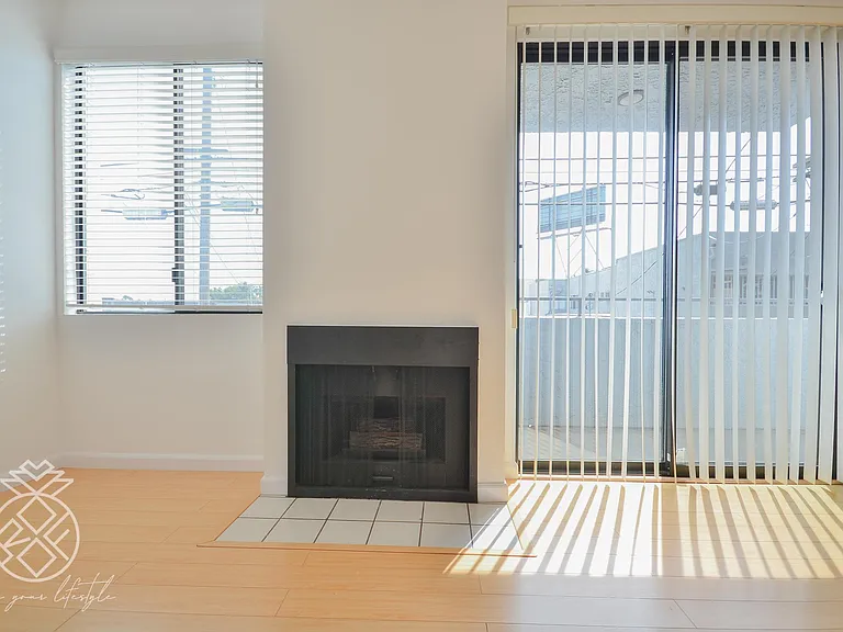 1727 Glendon Ave #104 — Photo 16
