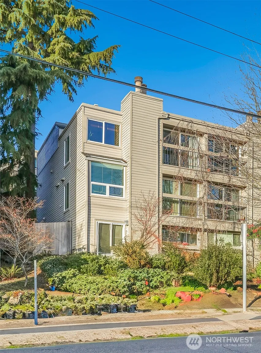 202 W Olympic Place #205 photo 1
