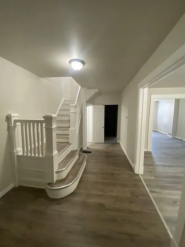 4 bed, 1.5 bath, 1422 sqft, $2,300 — Photo 1