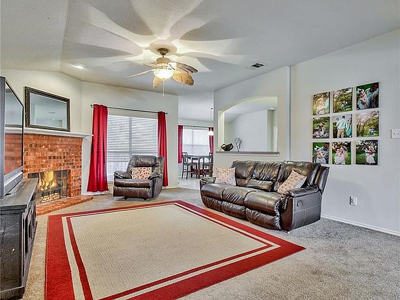 5th image of 1033 Ashdon Ln