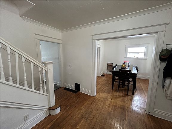 4th image of 81 Lenox St