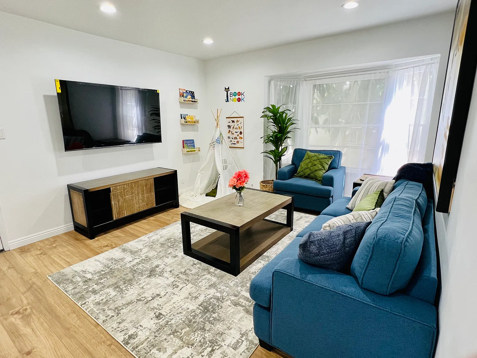 2 bed, 800 sqft, $2,800 — Photo 3