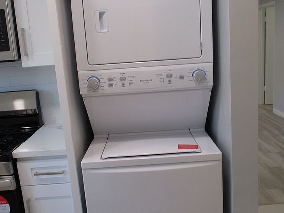 5th image of 3221 Altura Ave APT 4