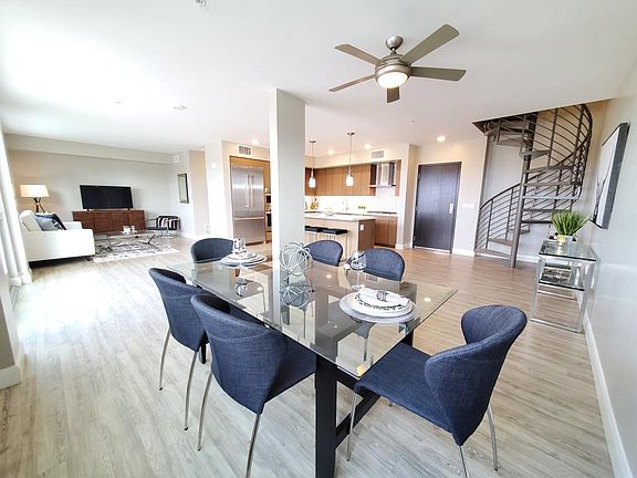 3rd image of 1654 Columbia St #600