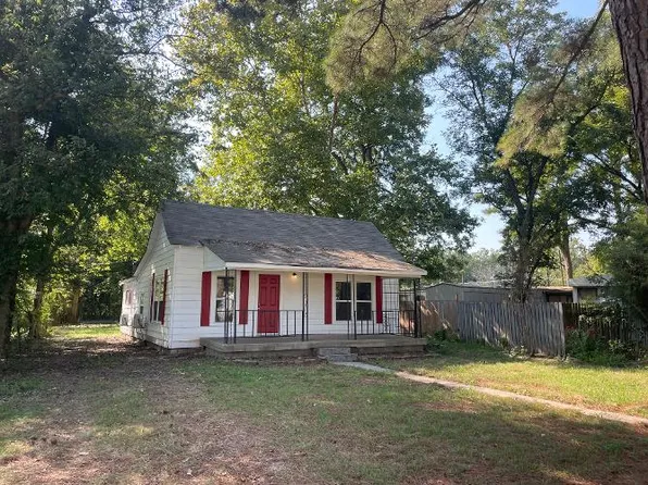 302 SW 2nd St, England, AR 72046