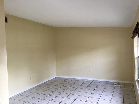 5th image of 1550 Violet Ave