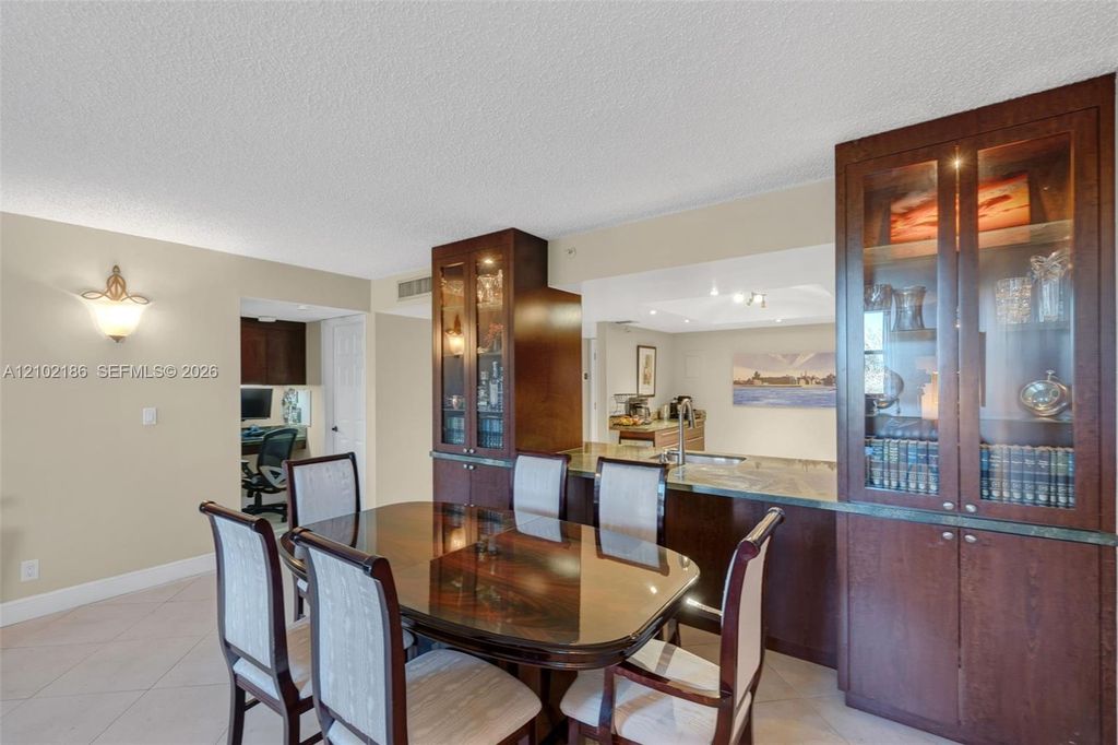 2900 NE 14th Street Cswy APT 402, photo 6
