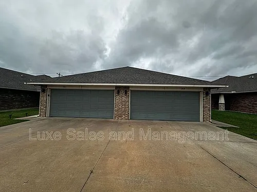 1419 Macalpine St Photo 1