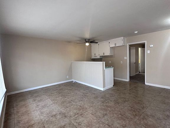 4th image of 200 Truxtun Ave #C
