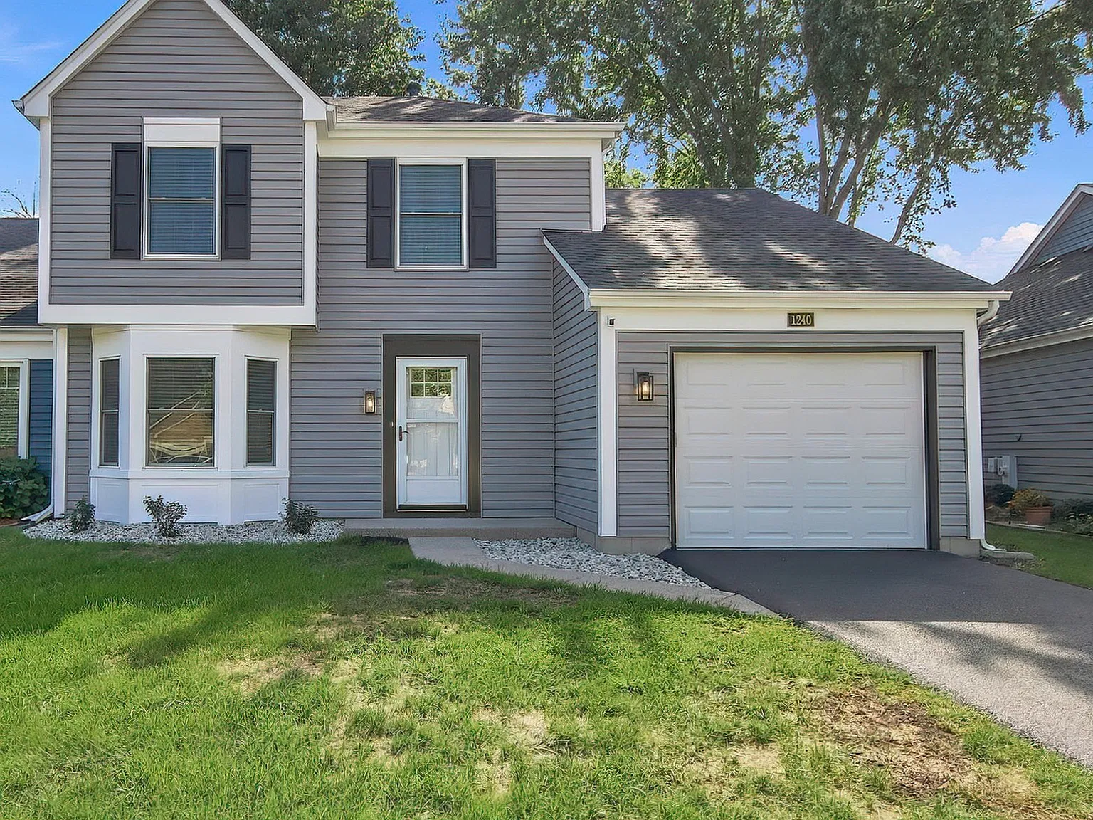 3 bed, 1.5 bath, 1504 sqft, $3,100 — Photo 1
