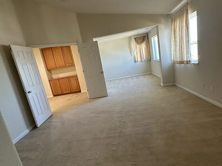 2065 McKenzie Pl — Photo 8