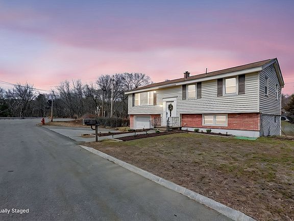 3rd image of 17 Elizia Cir