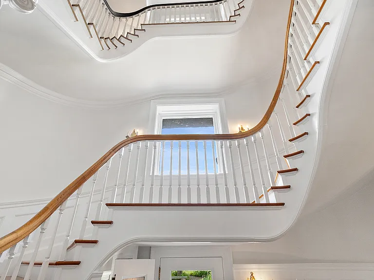 432 Field Point Rd — Photo 15