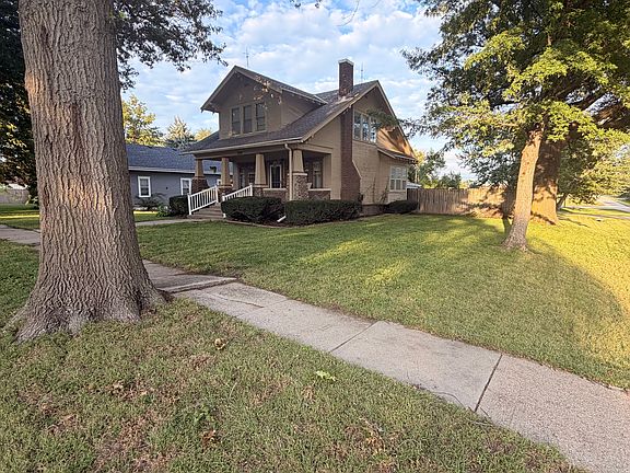 3rd image of 200 Alice St