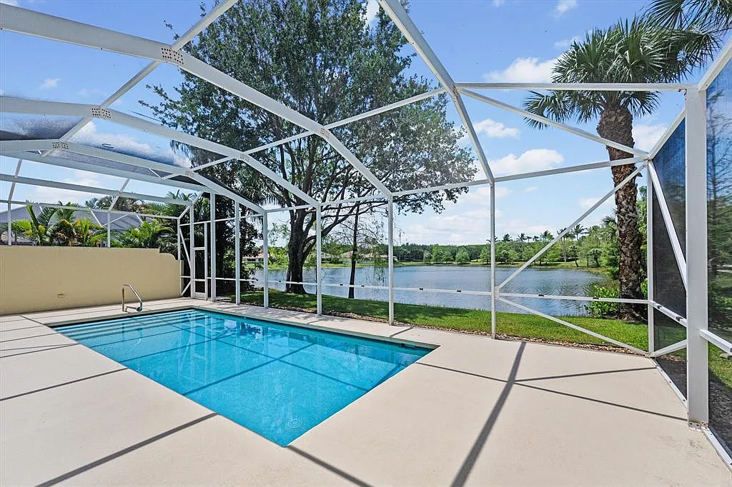 5 bed, 2700 sqft, $9,000 — Photo 2