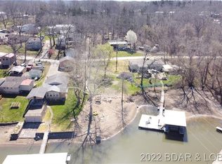 525 El Lago Cir, Climax Springs, MO 65324