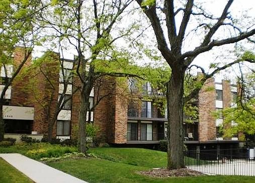 1st image of 3505 Lakeview Dr APT 303