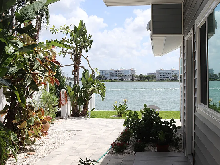8635 Boca Ciega Dr — Photo 6