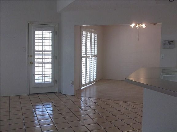 4th image of 7680 Dianjou Dr