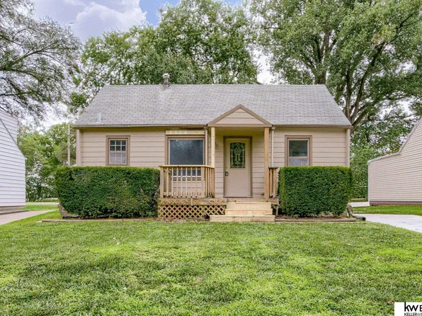 2526 Jackson St, Bellevue, NE 68005